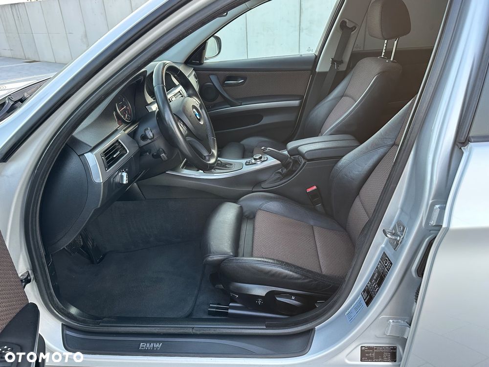 BMW Seria 3 318d DPF Edition Exclusive - 11