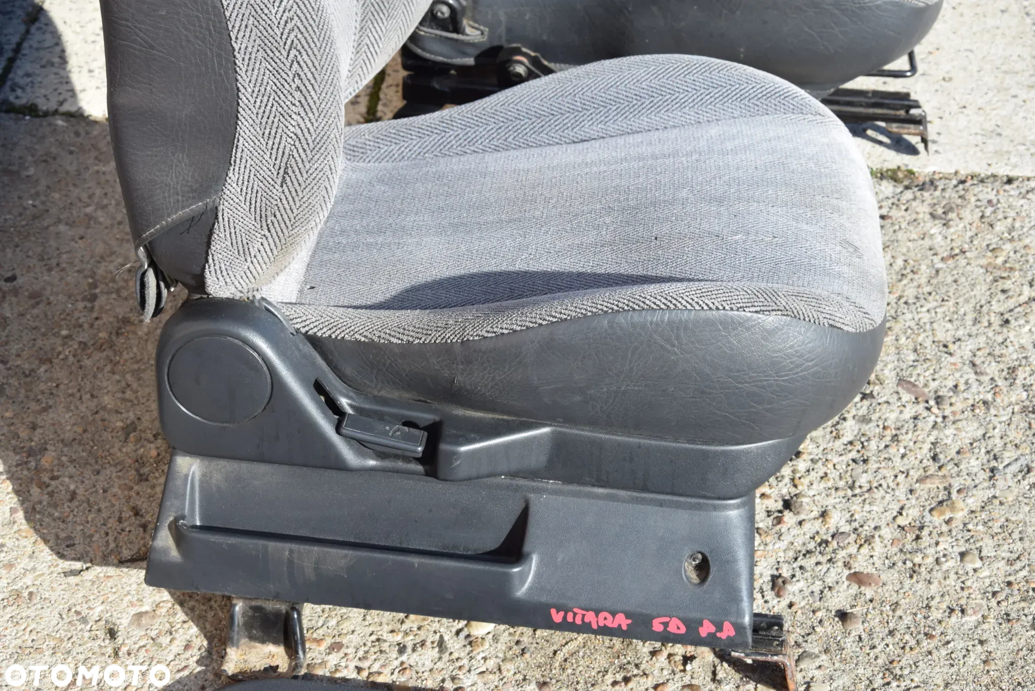 SUZUKI VITARA I 5D FOTEL FOTELE BOCZKI KPL. - 2