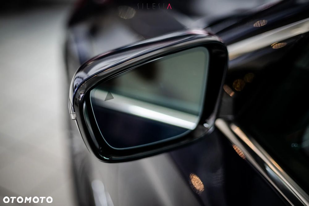 BMW Seria 5 530i xDrive - 9