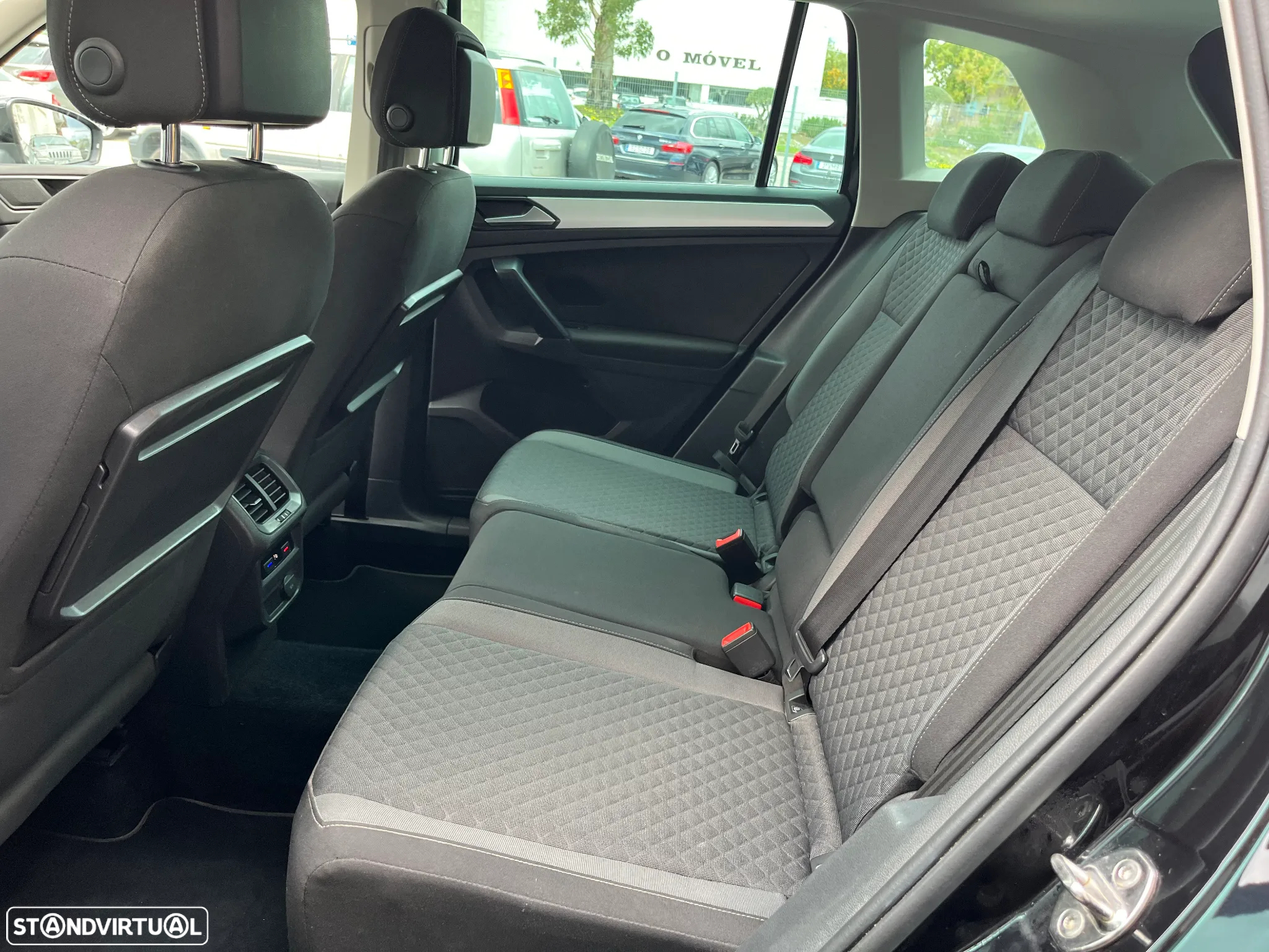 VW Tiguan 1.6 TDI Confortline - 32
