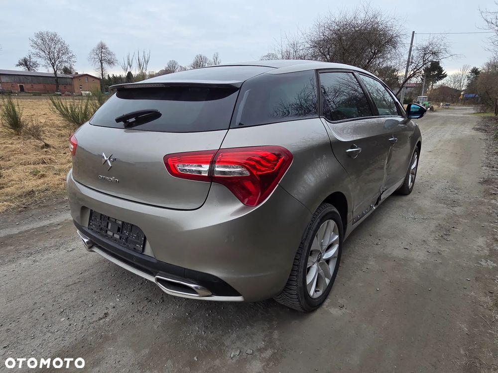 Citroën DS5 HDi 165 Chic - 4