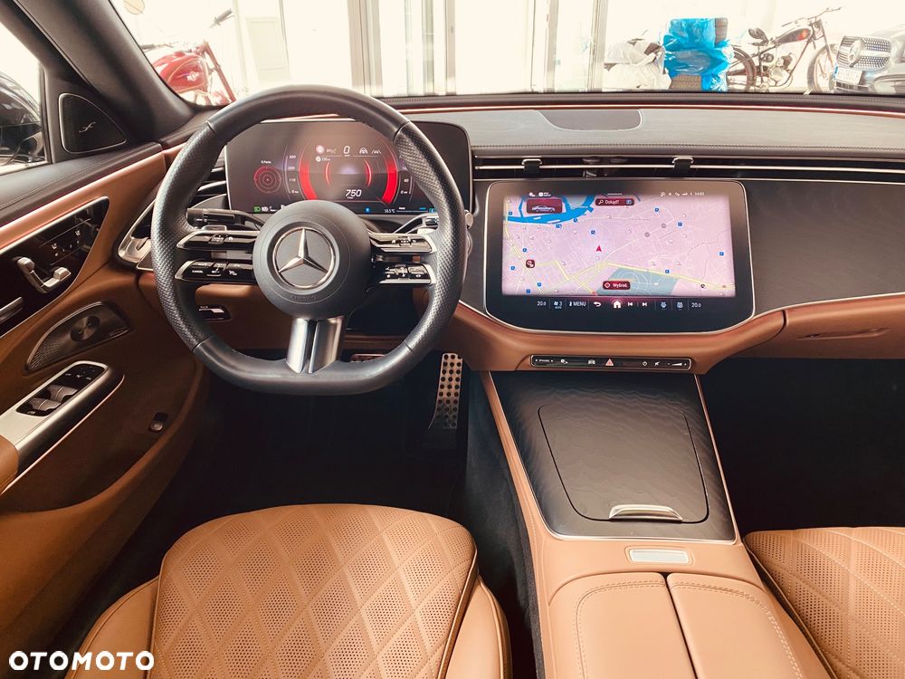 Mercedes-Benz Klasa E 200 mHEV 4-Matic AMG 9G-Tronic - 25