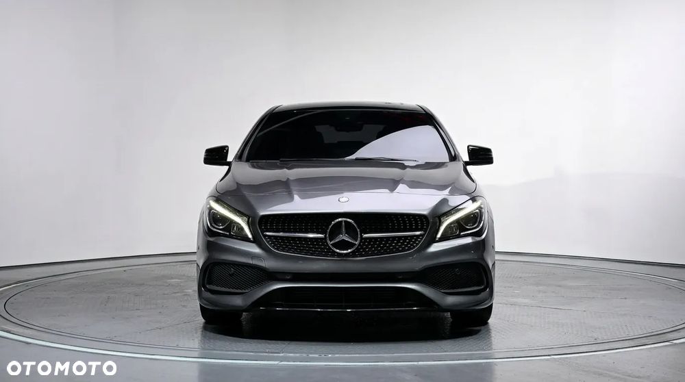 Mercedes-Benz CLA 250 4Matic 7G-DCT AMG Line - 3