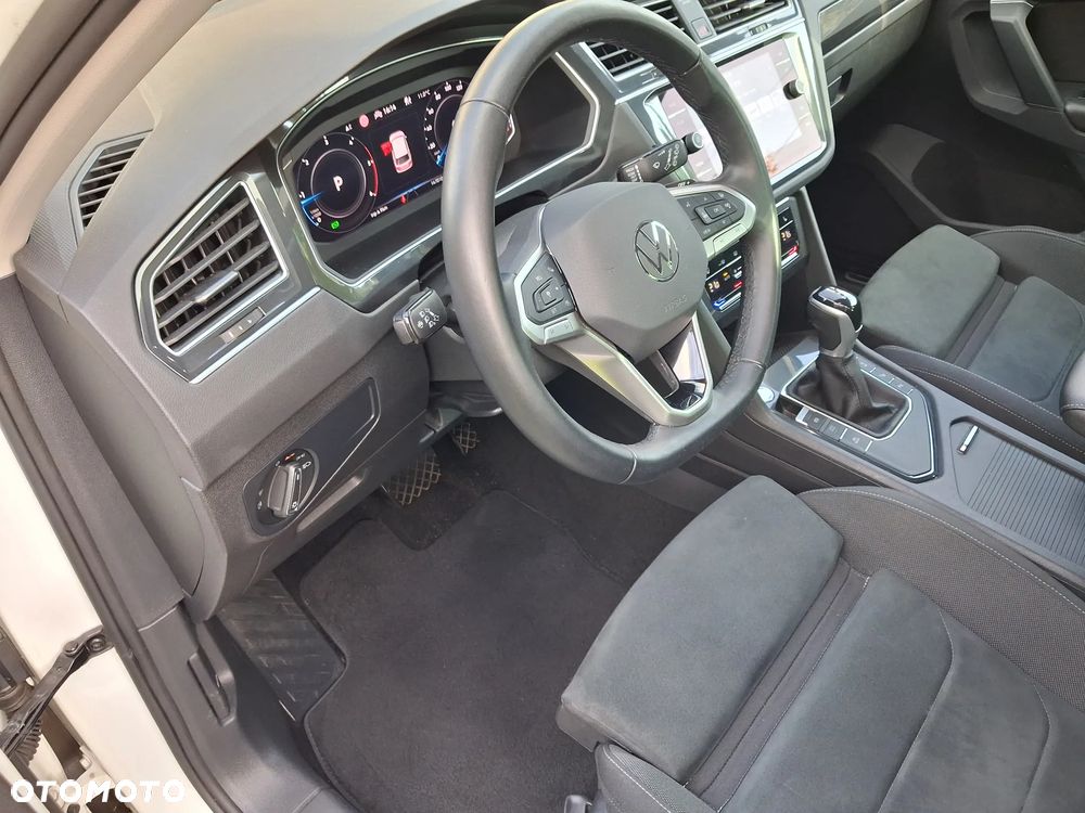 Volkswagen Tiguan 2.0 TDI Elegance DSG - 34