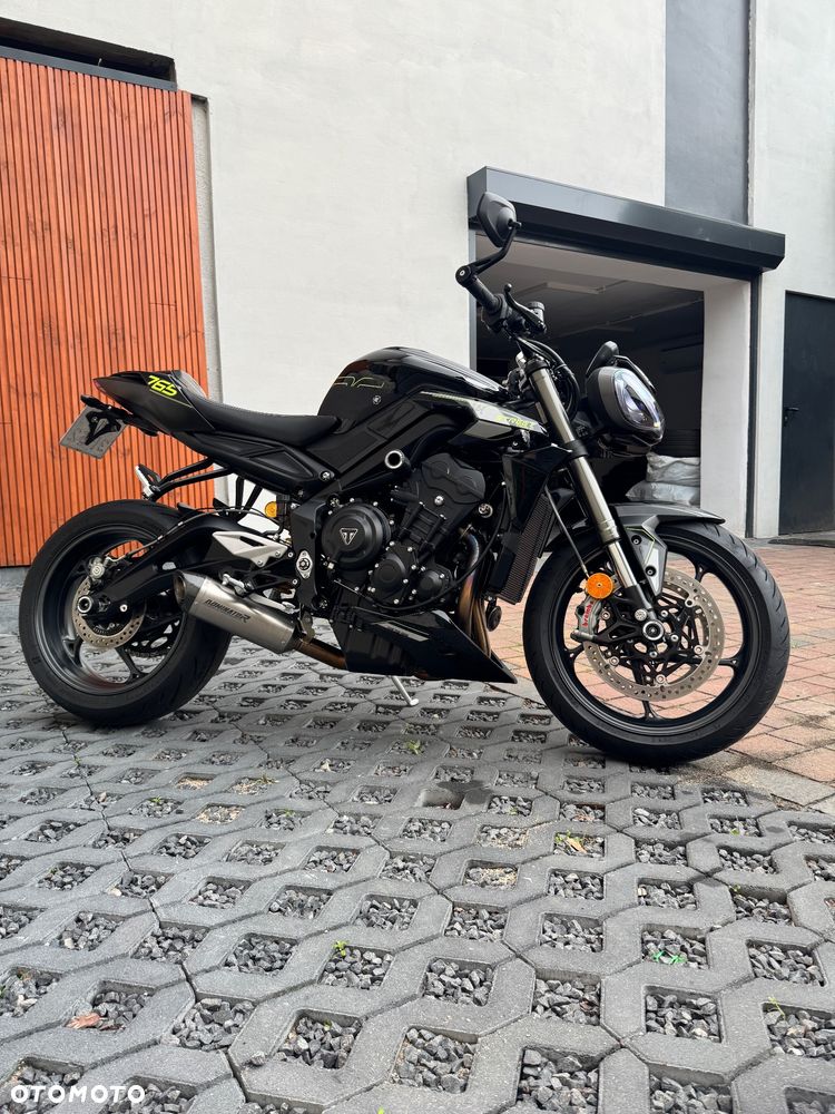 Triumph Street Triple - 19