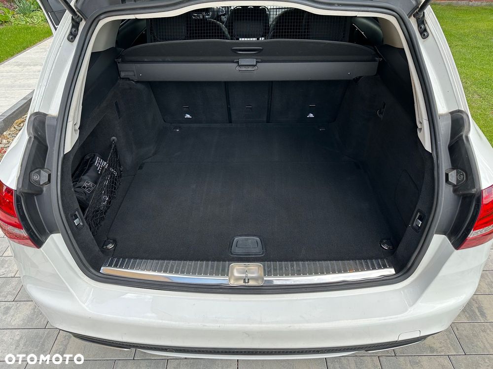 Mercedes-Benz Klasa C 200 7G-TRONIC - 23