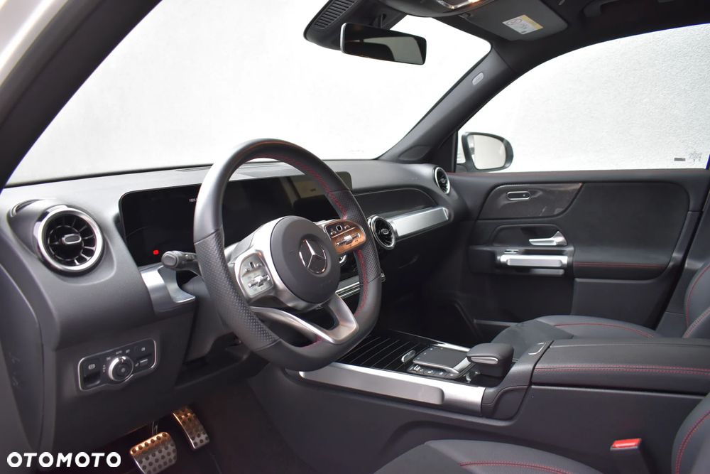 Mercedes-Benz GLB 200 4-Matic AMG Line 8G-DCT - 12