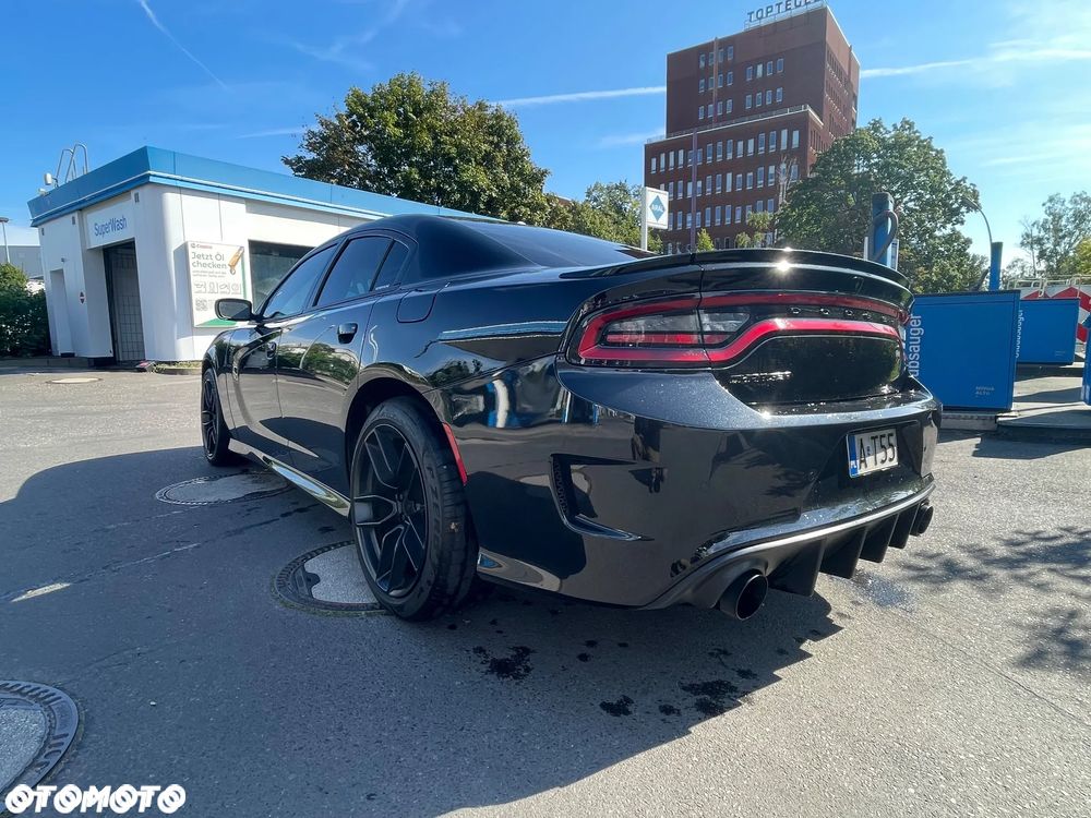 Dodge Charger - 4