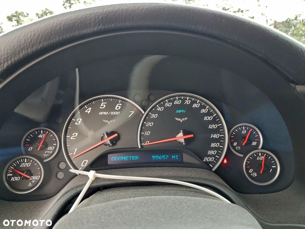 Chevrolet Corvette - 9