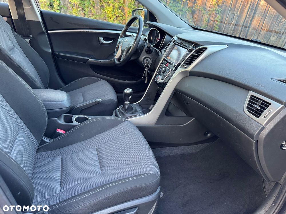 Hyundai i30 blue 1.6 CRDi Classic Navigation - 8