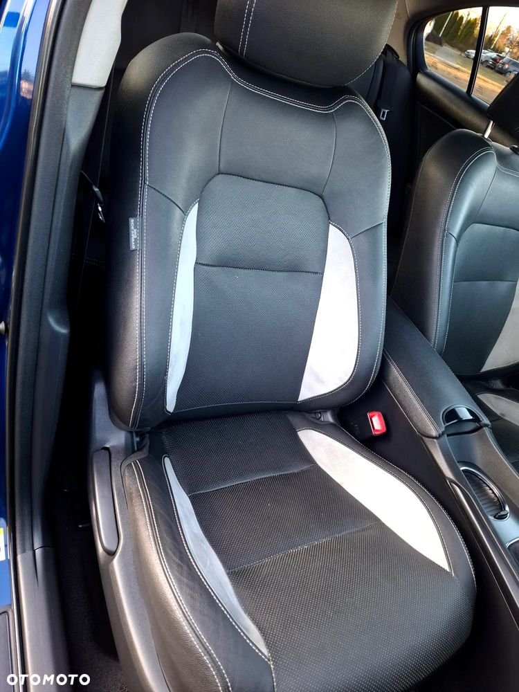 Toyota Avensis 1.8 Premium - 16