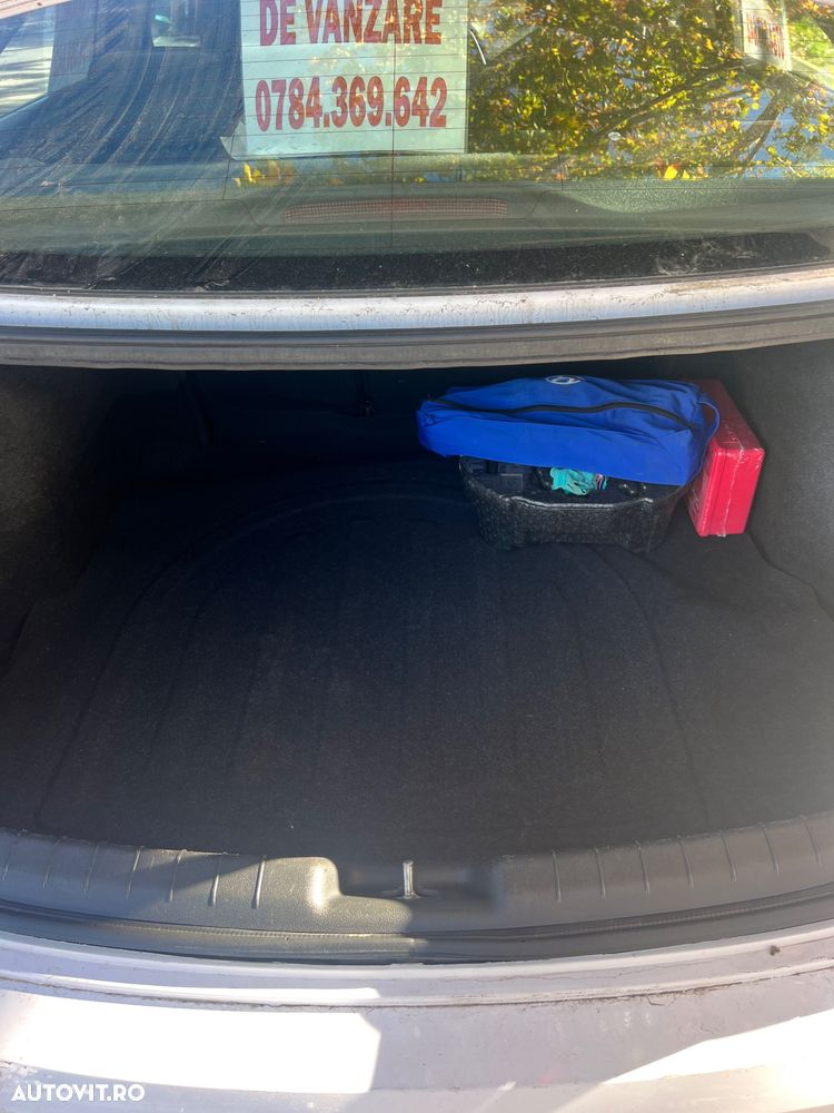 Hyundai Elantra 1.6 MPi Exclusive - 9