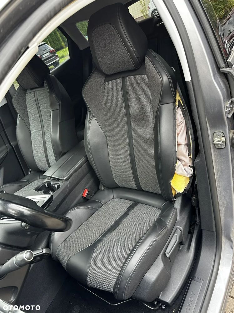 Peugeot 3008 2.0 BlueHDi Allure - 10