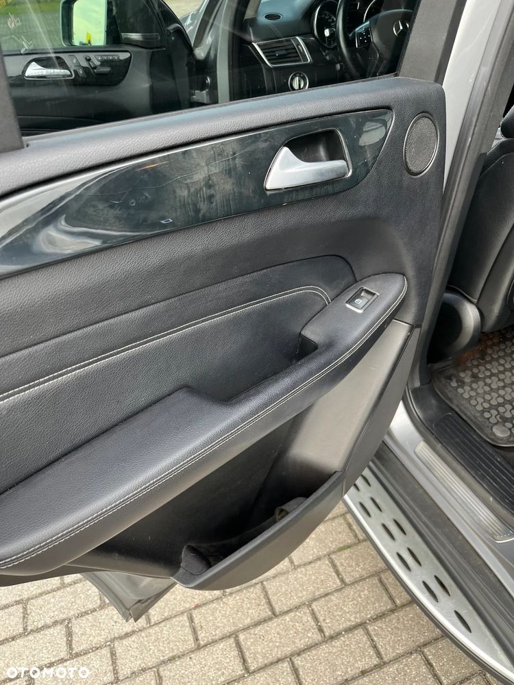 Mercedes-Benz ML - 15