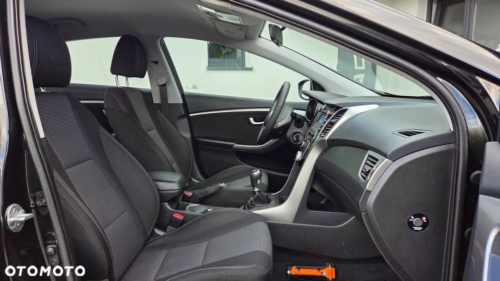 Hyundai i30 blue 1.6 GDI Trend - 27