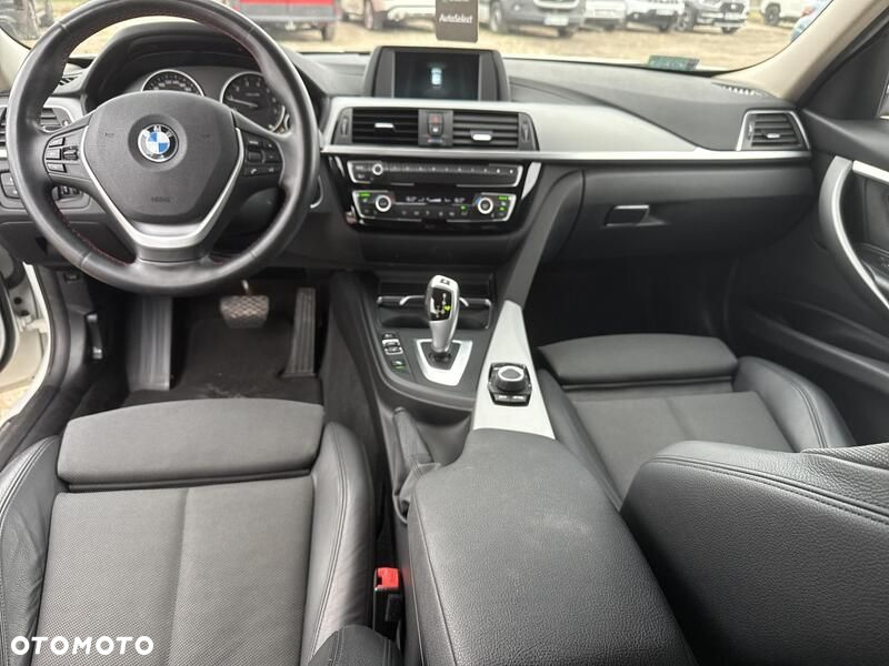 BMW Seria 3 318i GPF - 22