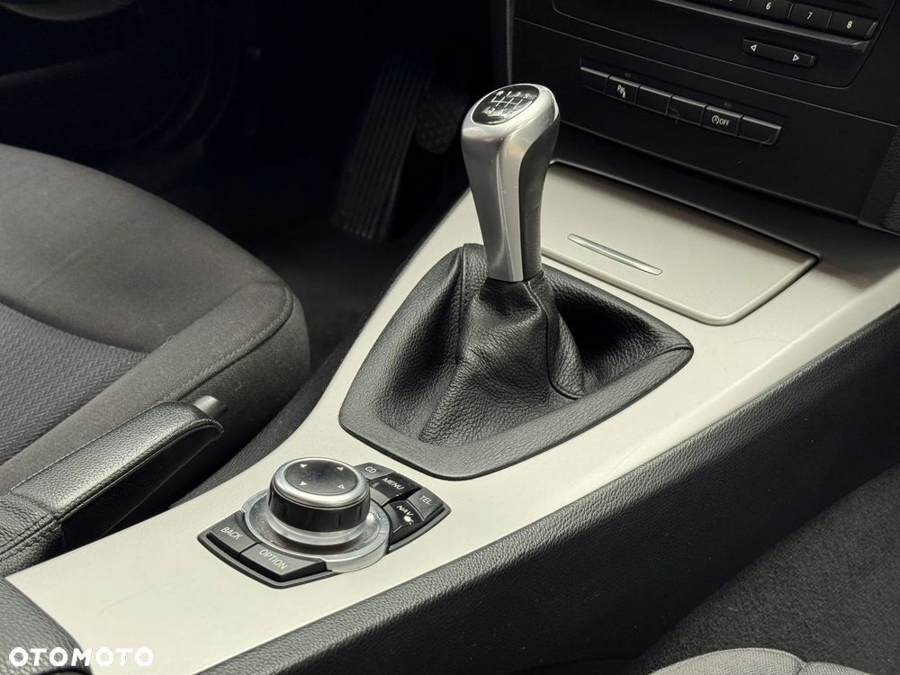 BMW Seria 3 318d - 28