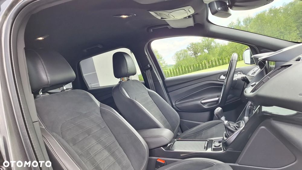 Ford Kuga 1.5 EcoBoost FWD ST-Line - 27