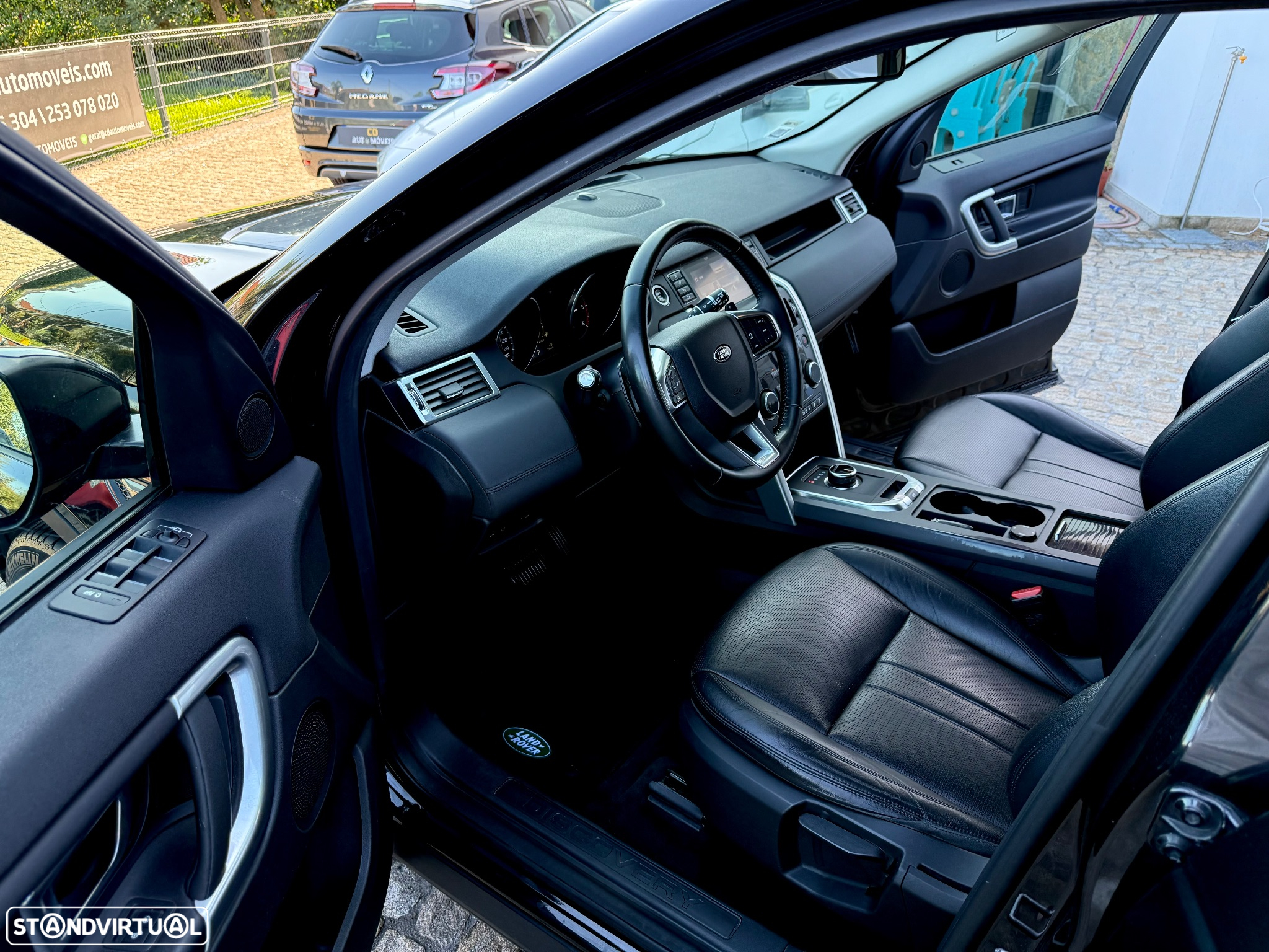 Land Rover Discovery Sport 2.0 TD4 HSE Luxury 7L Auto - 35