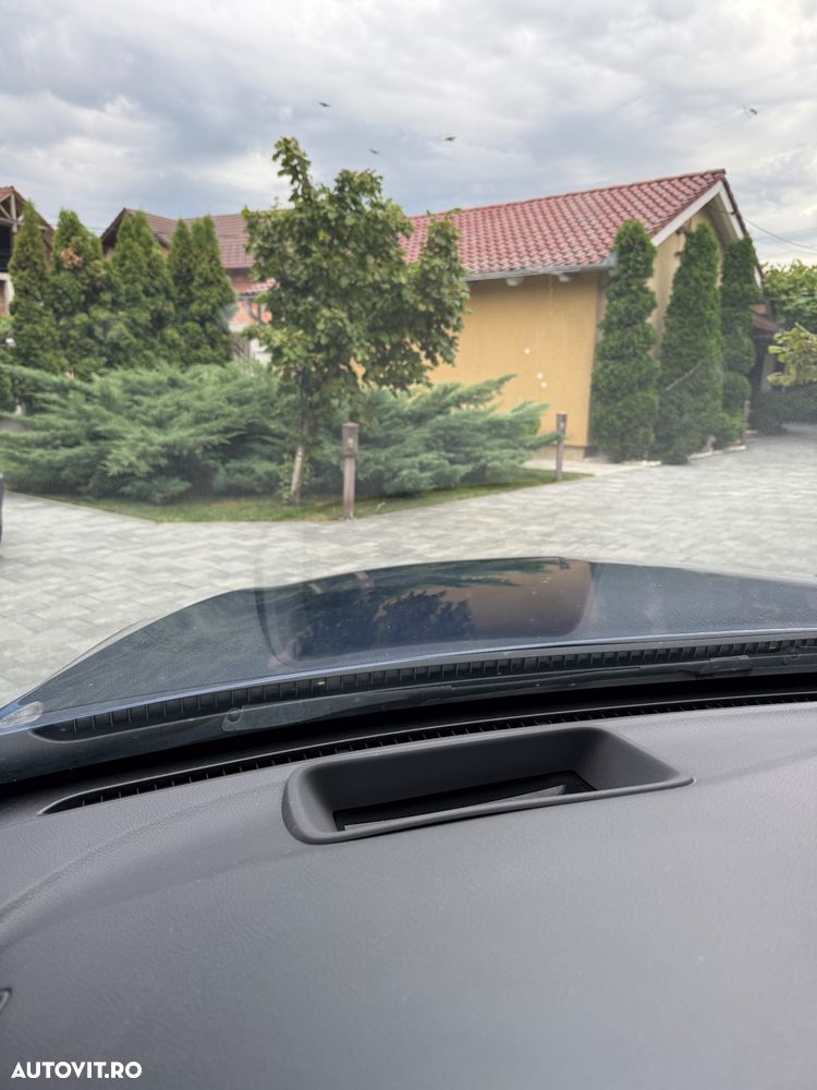 Mercedes-Benz C 300 e T 9G-TRONIC AMG Line - 16