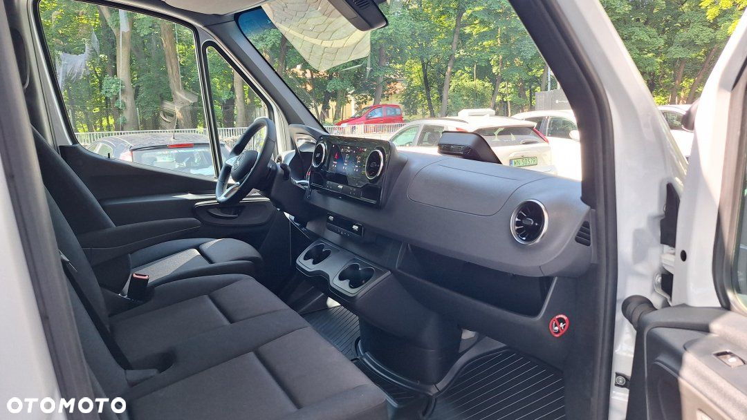 Mercedes-Benz Sprinter - 7