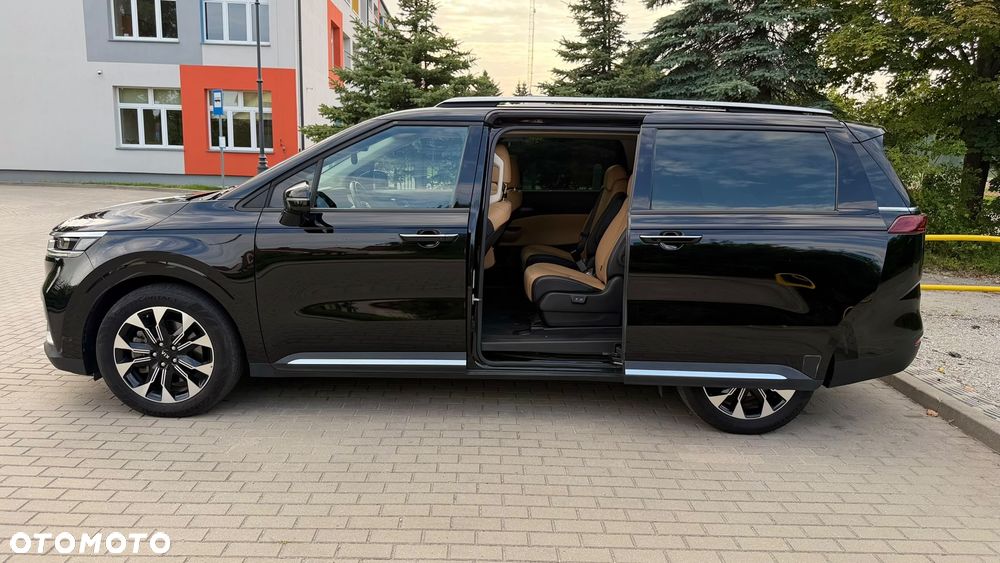 Kia Carnival - 7