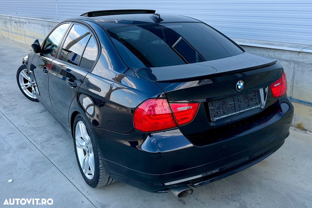 BMW Seria 3 320d DPF Aut. Edition Sport - 28