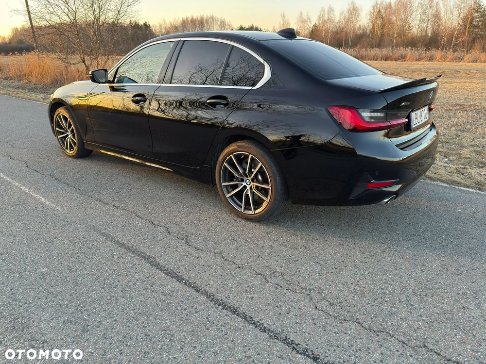 BMW Seria 3 330i xDrive Sport Line - 3