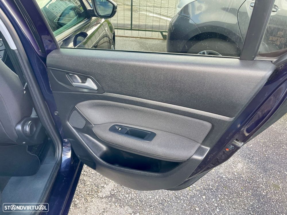 Peugeot 308 1.2 PureTech Style - 20