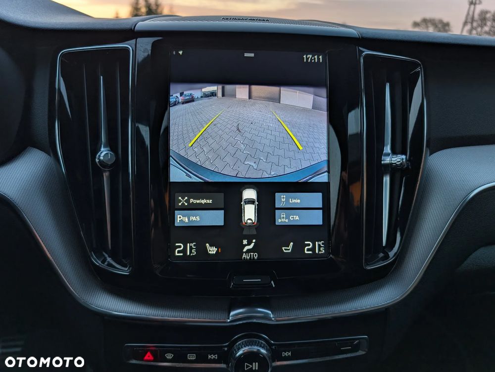 Volvo XC 60 D5 AWD R-Design - 28