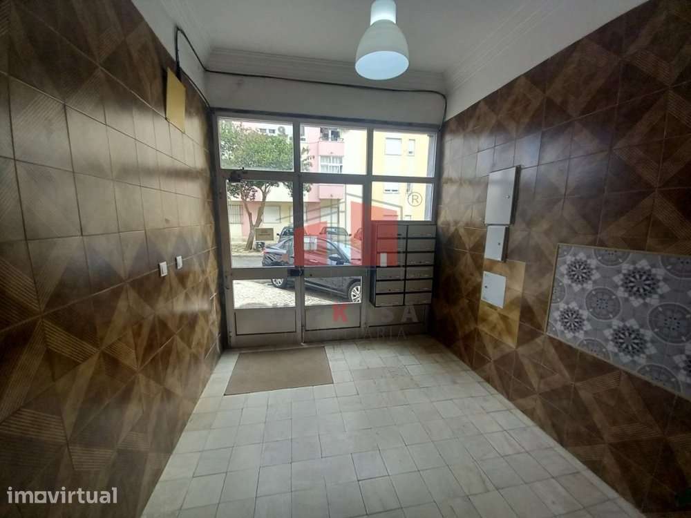 Apartamento T2 Carregado - Grande imagem: 2/32