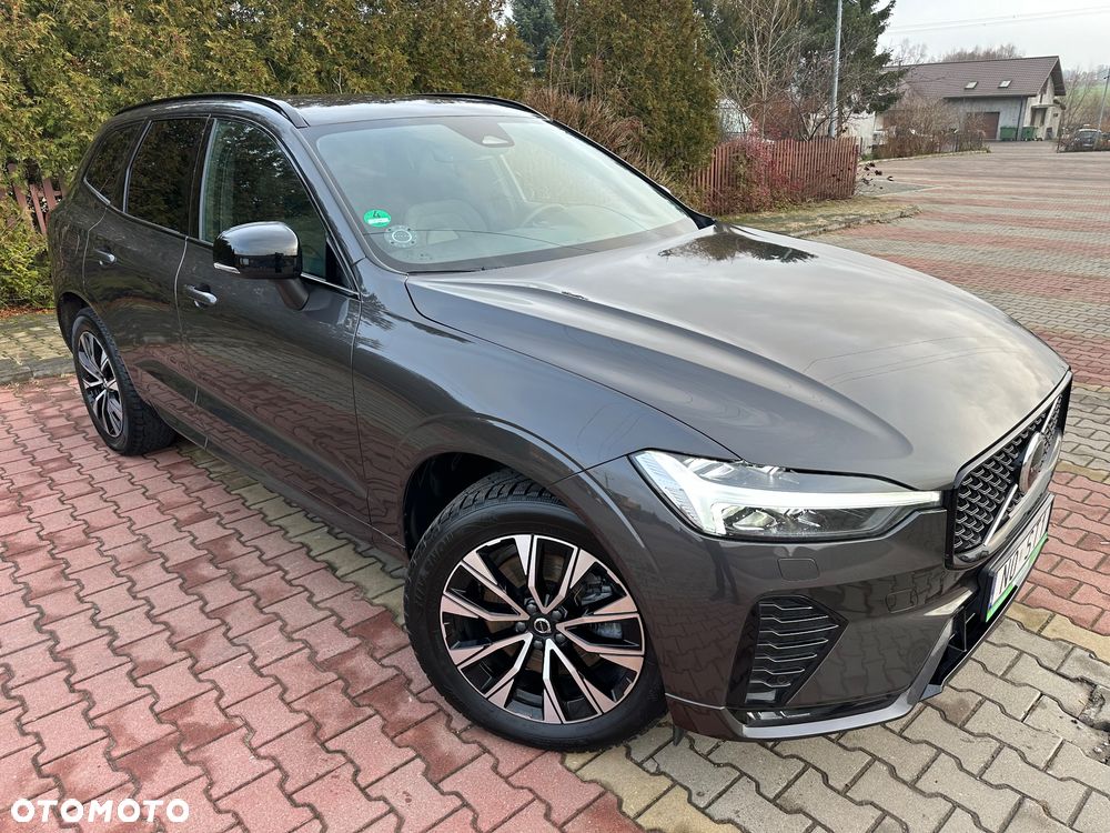 Volvo XC 60 B4 D Plus Dark - 3