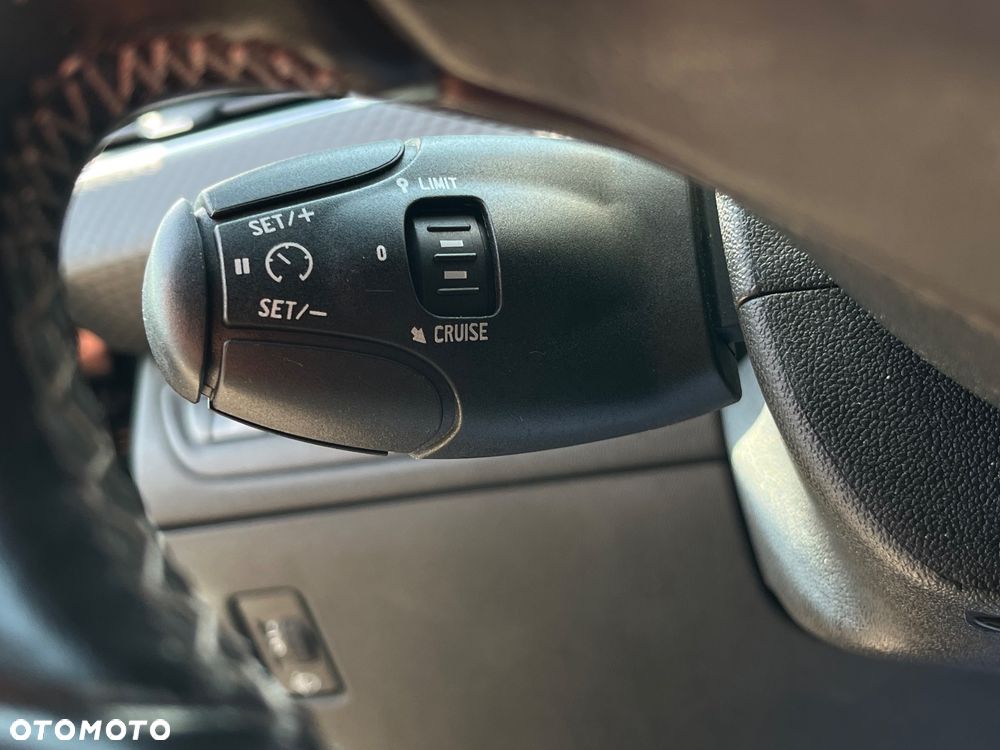 Peugeot 2008 1.6 BlueHDi Style - 21