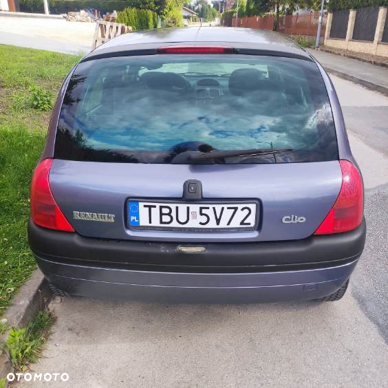 Renault Clio - 2