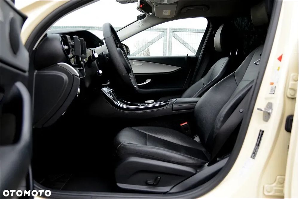 Mercedes-Benz Klasa E 200 d 9G-TRONIC - 20