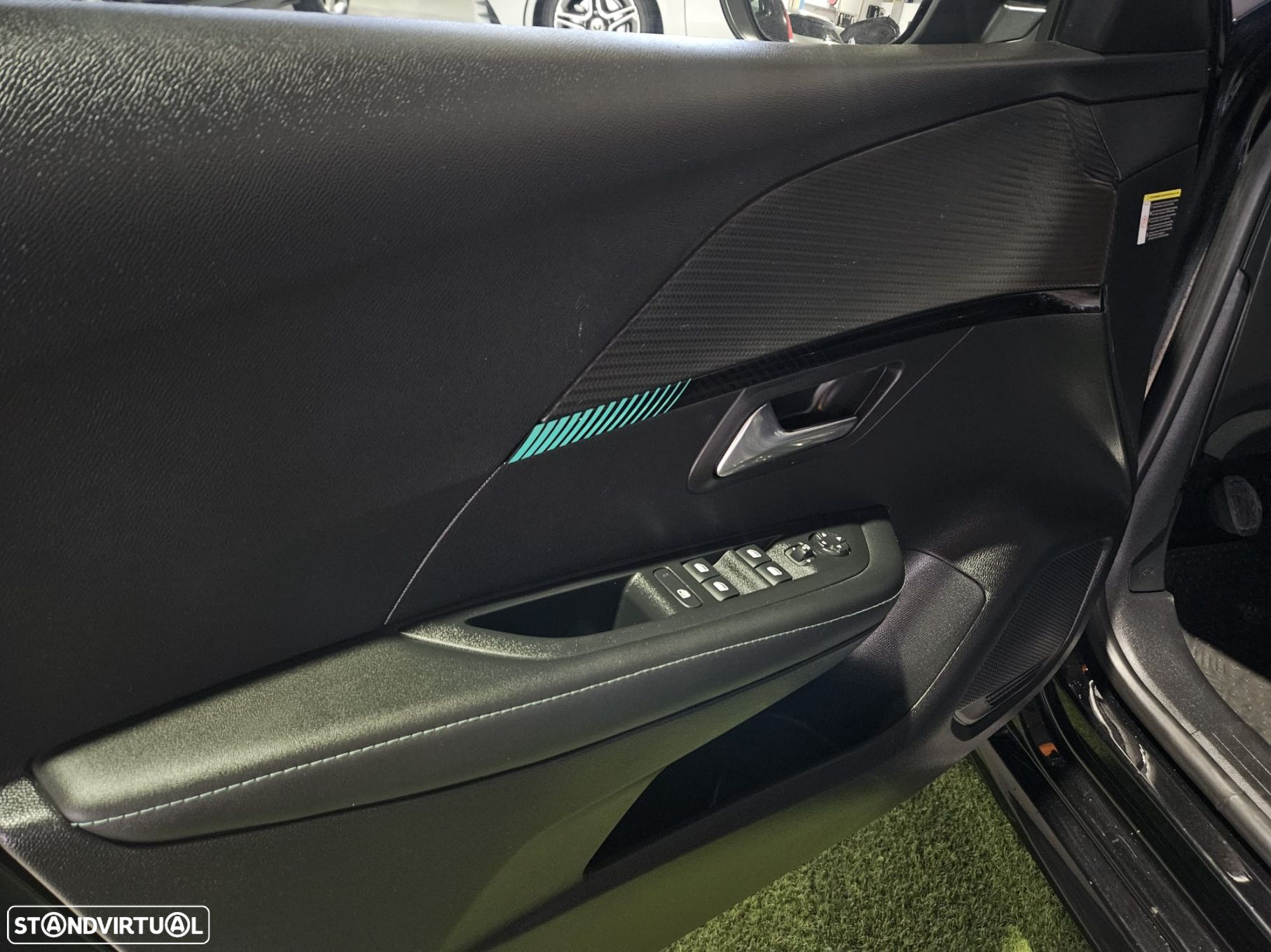 Peugeot 208 1.2 PureTech Allure - 8
