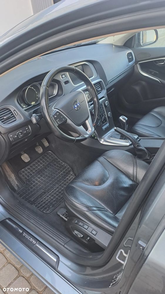 Volvo V40 D4 Drive-E R-Design Summum - 8