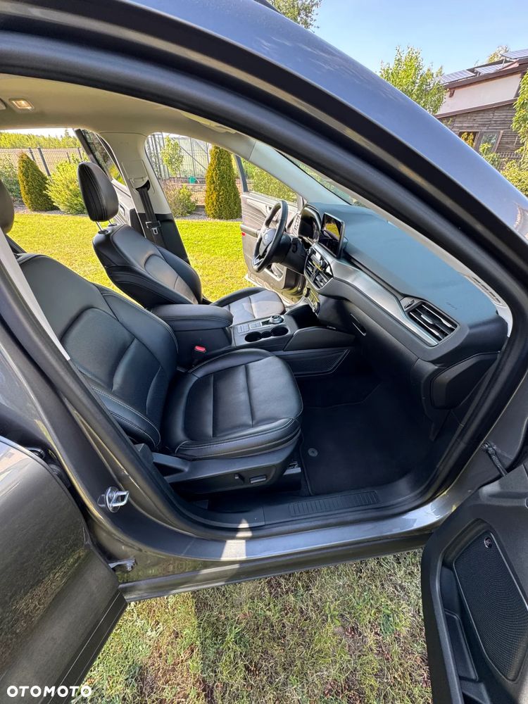 Ford Kuga 2.5 FHEV AWD Titanium - 29