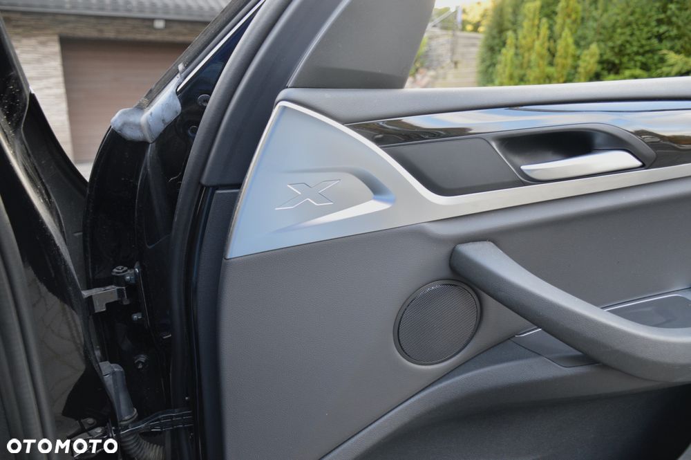 BMW X3 sDrive18d Business Edition sport - 33