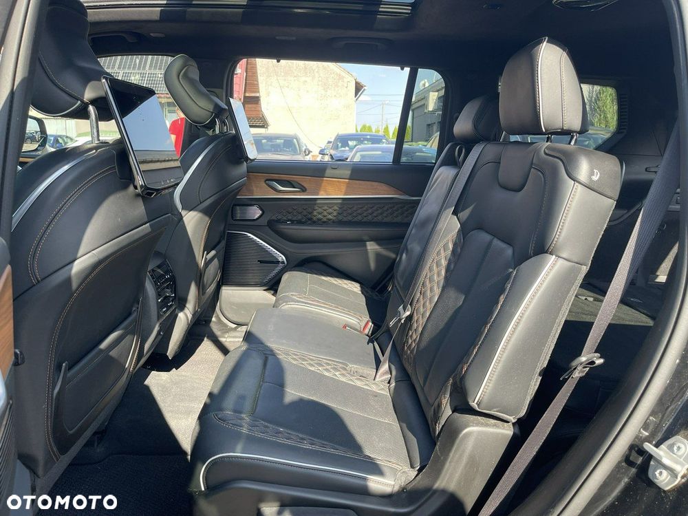 Jeep Grand Cherokee - 11