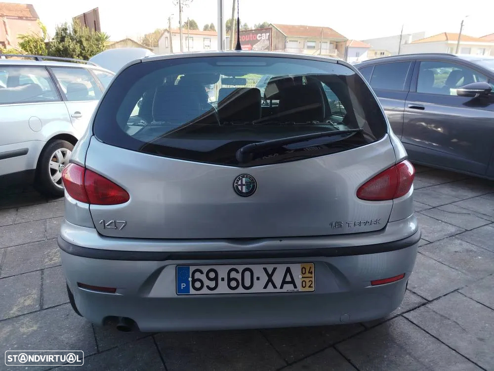 Alfa Romeo 147 1.6 TS Distinctive - 6
