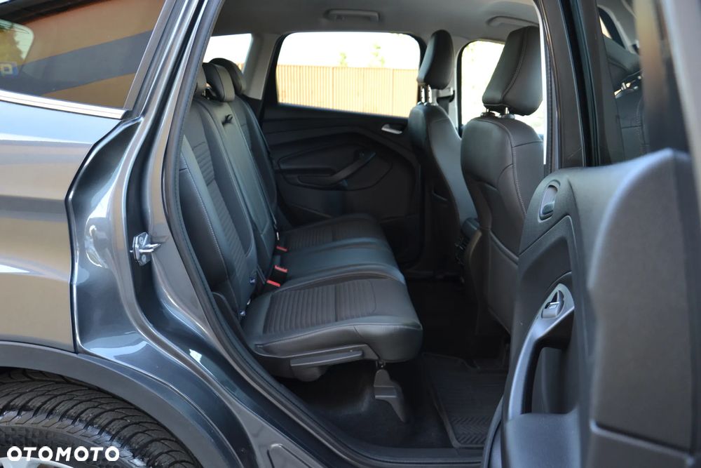 Ford Kuga 2.0 TDCi 4x4 Titanium - 36