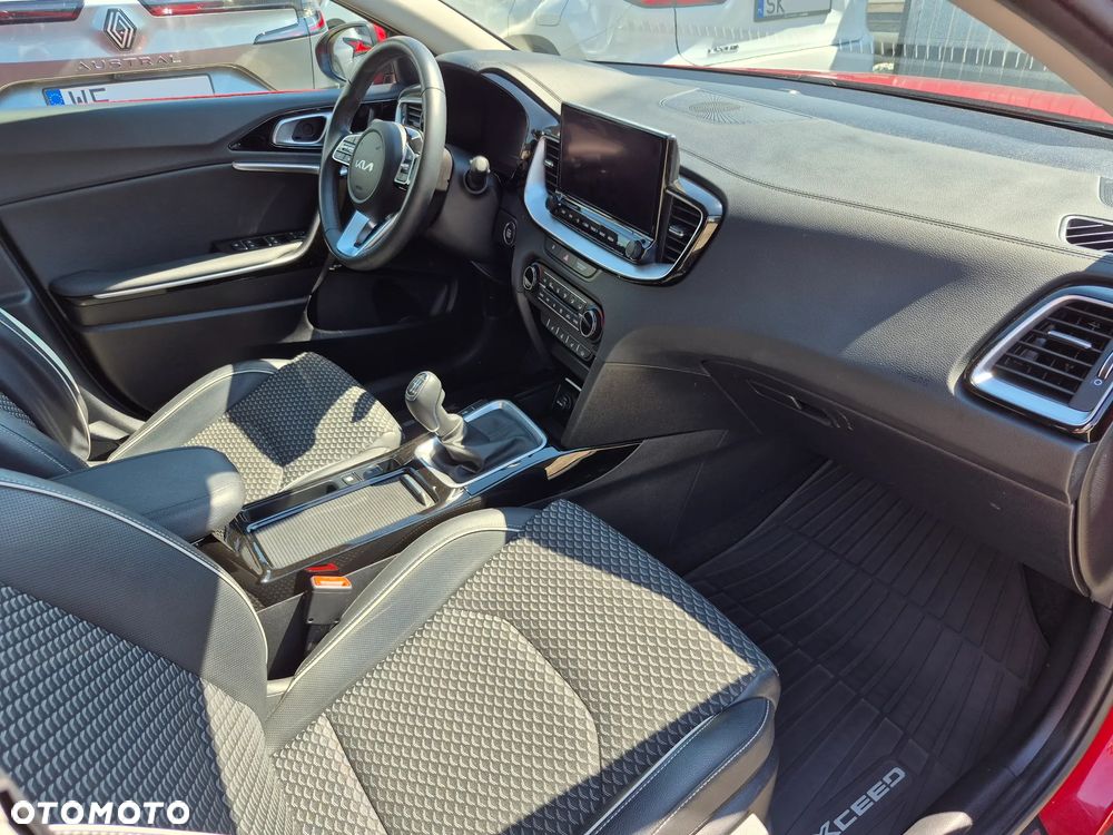Kia XCeed 1.5 T-GDI Business Line - 19