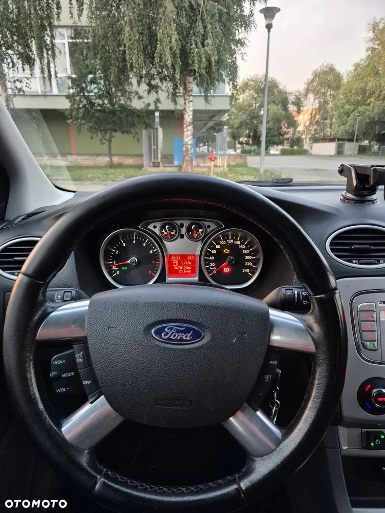 Ford Focus 1.8 FF Trend - 13