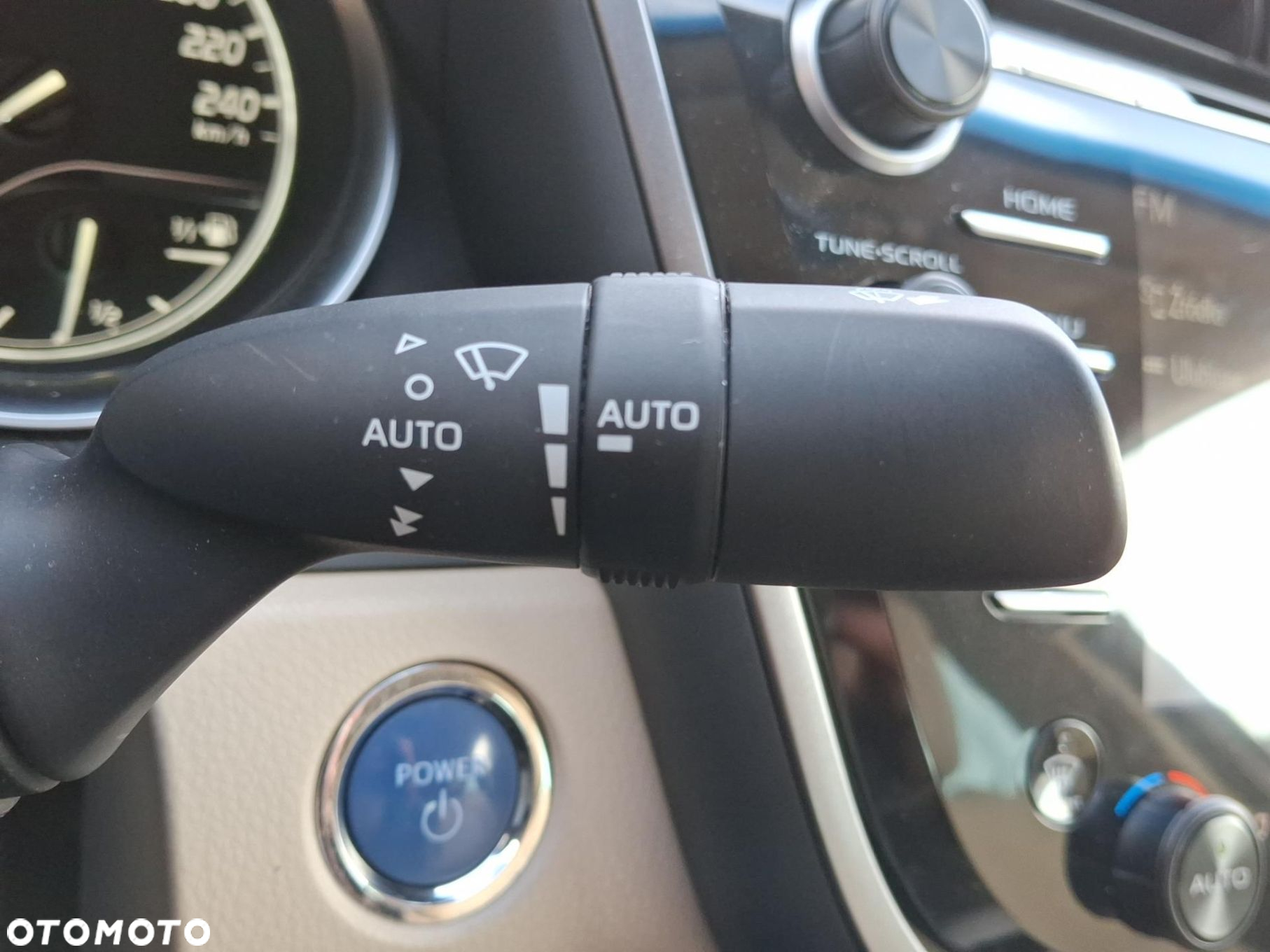Toyota Camry - 14