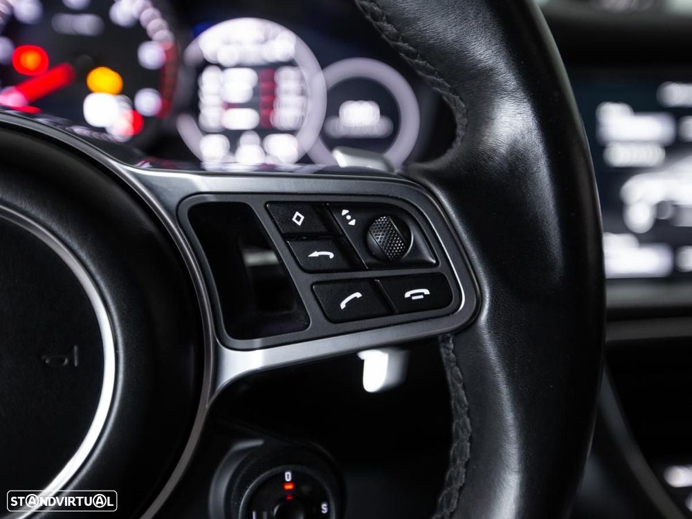 Porsche Panamera 4 S - 23