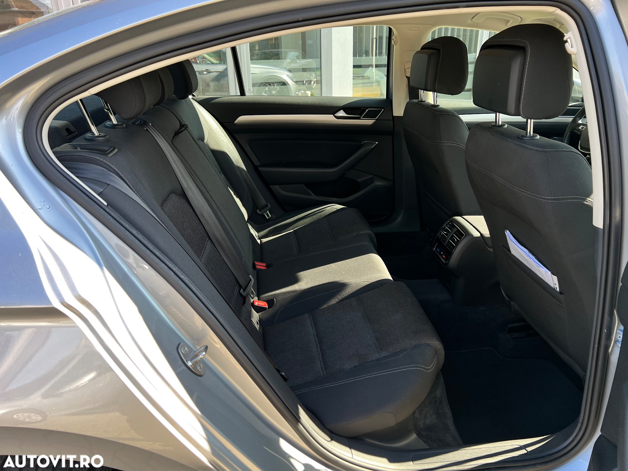 Volkswagen Passat - 15