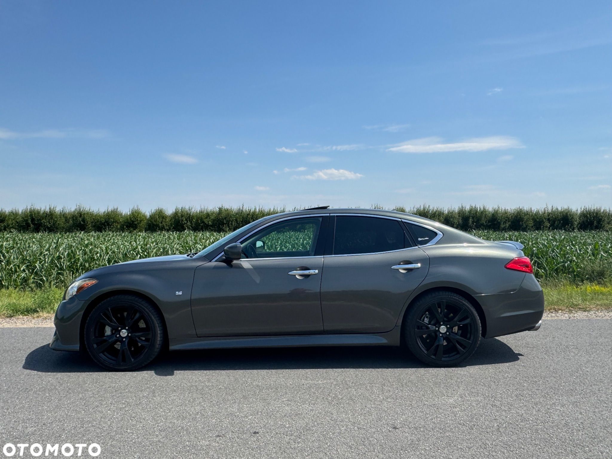 Infiniti M - 1