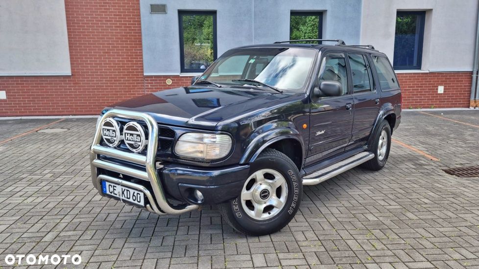 Ford Explorer - 11