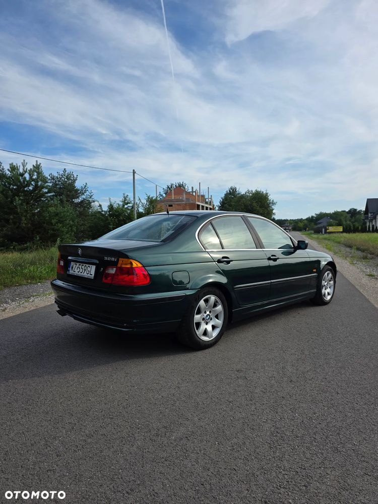 BMW Seria 3 328i - 7